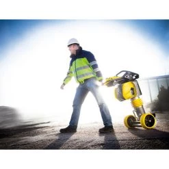 PILONNEUSE BOMAG 68 KG ESSENCE BT 65/4-- 9 PILONNEUSE BOMAG 68 KG ESSENCE BT 65/4-- -Outil pour gros œuvre et béton Soldes 1234312 4
