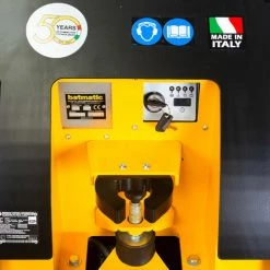 Plaque Vibrante 55 KN Moteur Diesel Hatz Avec Démarrage électrique Marche Avant/arrière Batmatic CR5570AE Batmatic CR5570AE 11 Plaque Vibrante 55 KN Moteur Diesel Hatz Avec Démarrage électrique Marche Avant/arrière Batmatic CR5570AE Batmatic CR5570AE -Outil pour gros œuvre et béton Soldes 55738752 5